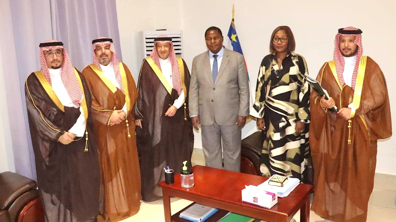 Une délégation de diplomate saoudien avec le président Touadéra