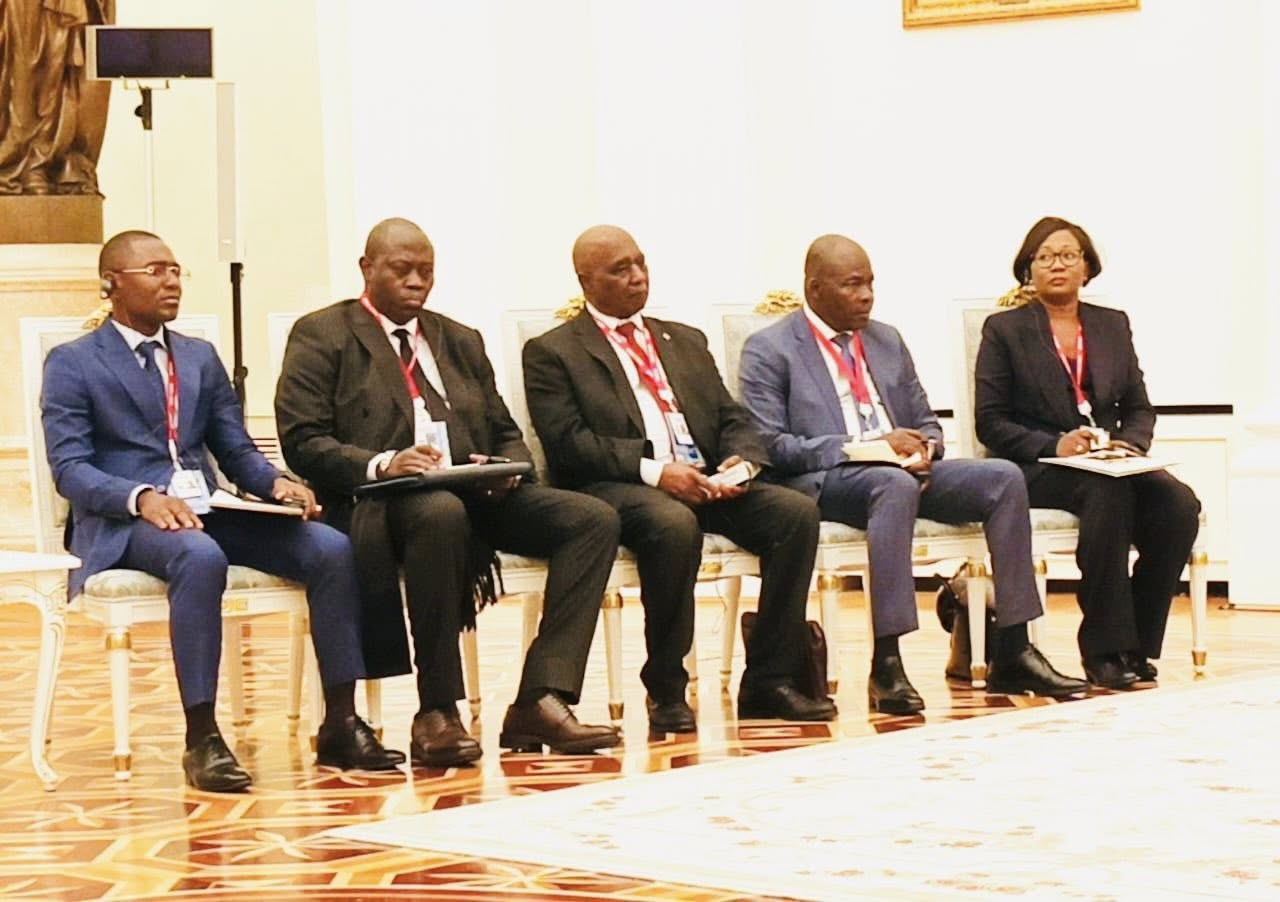 648297743_122123513373077946_4409241725835307641_n Discutions intégrales entre Touadera et Poutine à Moscou 