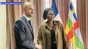Les chefs de la diplomatie centrafricaine et française Sylvie Notefé née Baïpo Temon et Jean Noël Barrot à Bangui