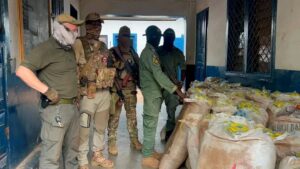 Saisie de produits prohibés par les forces de l'ordre et instructeurs russes en Centrafrique