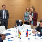 Signature d'entraide judiciaire entre le ministre d'Etat centrafricain chargé de la Justice Arnaud Djoubaye Abazène et son homologue russe.